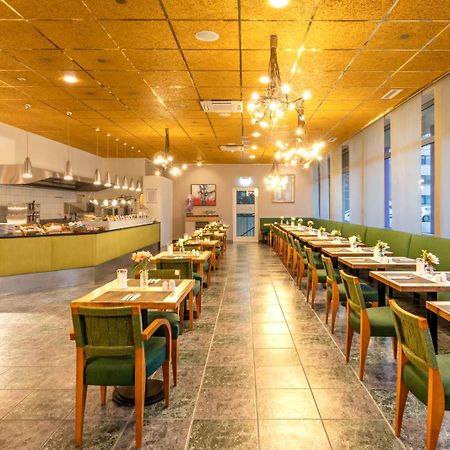 Plaza Inn Регенсбург Экстерьер фото